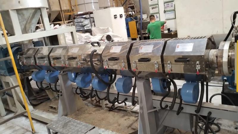Eficiência Energética na Extrusão e Injeção: O Guia para Seleção de Resistências